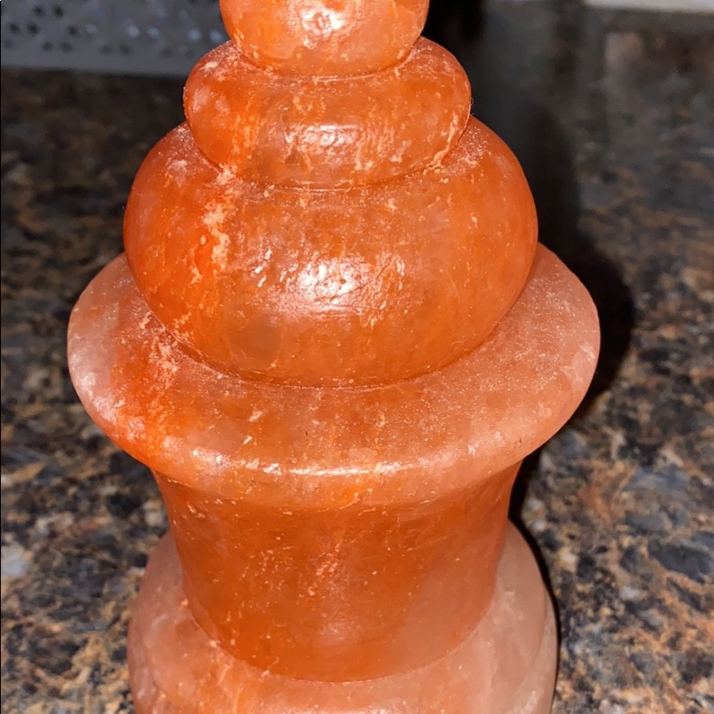 Pink Himalayan salt statue